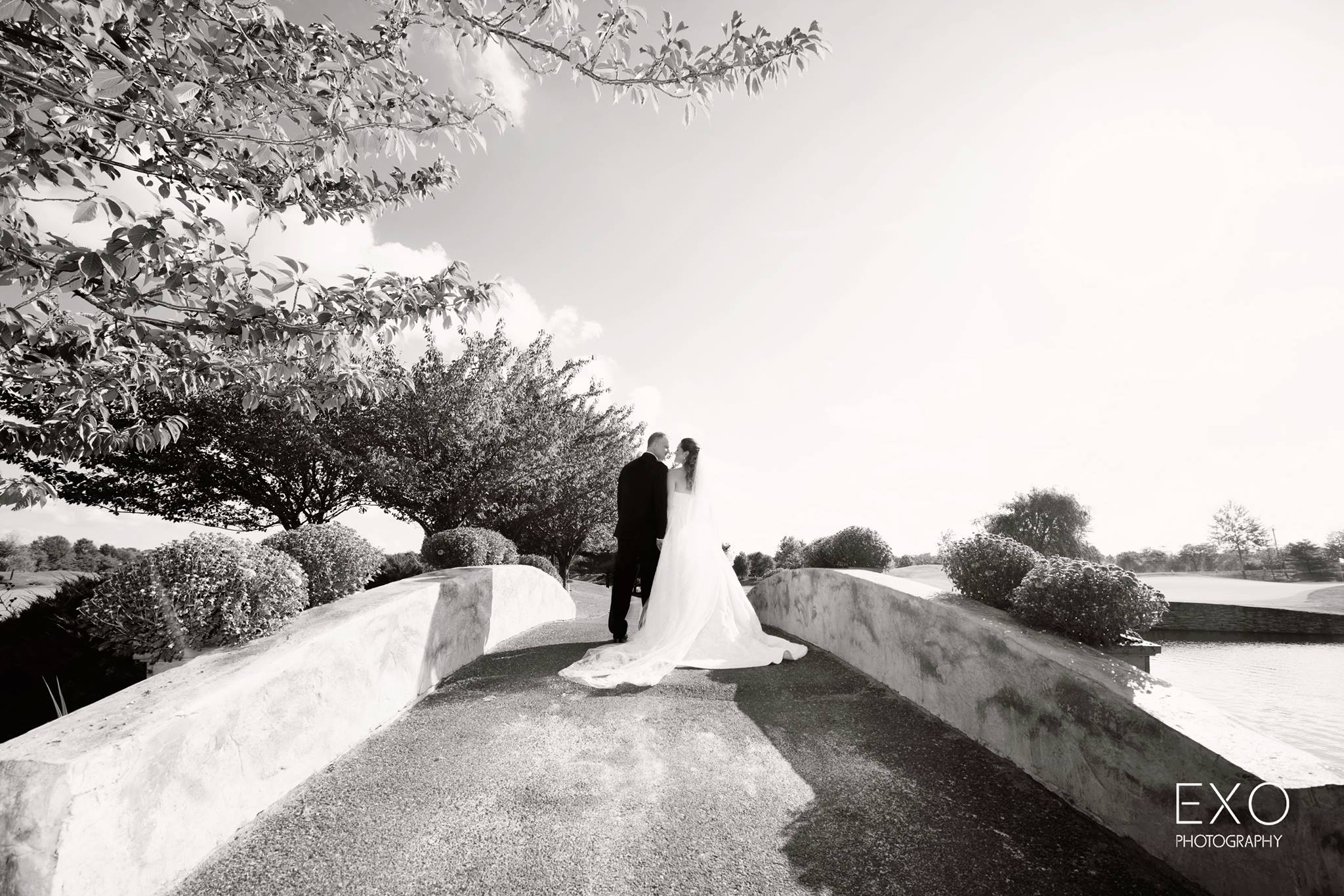 black and white photo of bride and groom at Willow Creek Golf and Country Club wedding