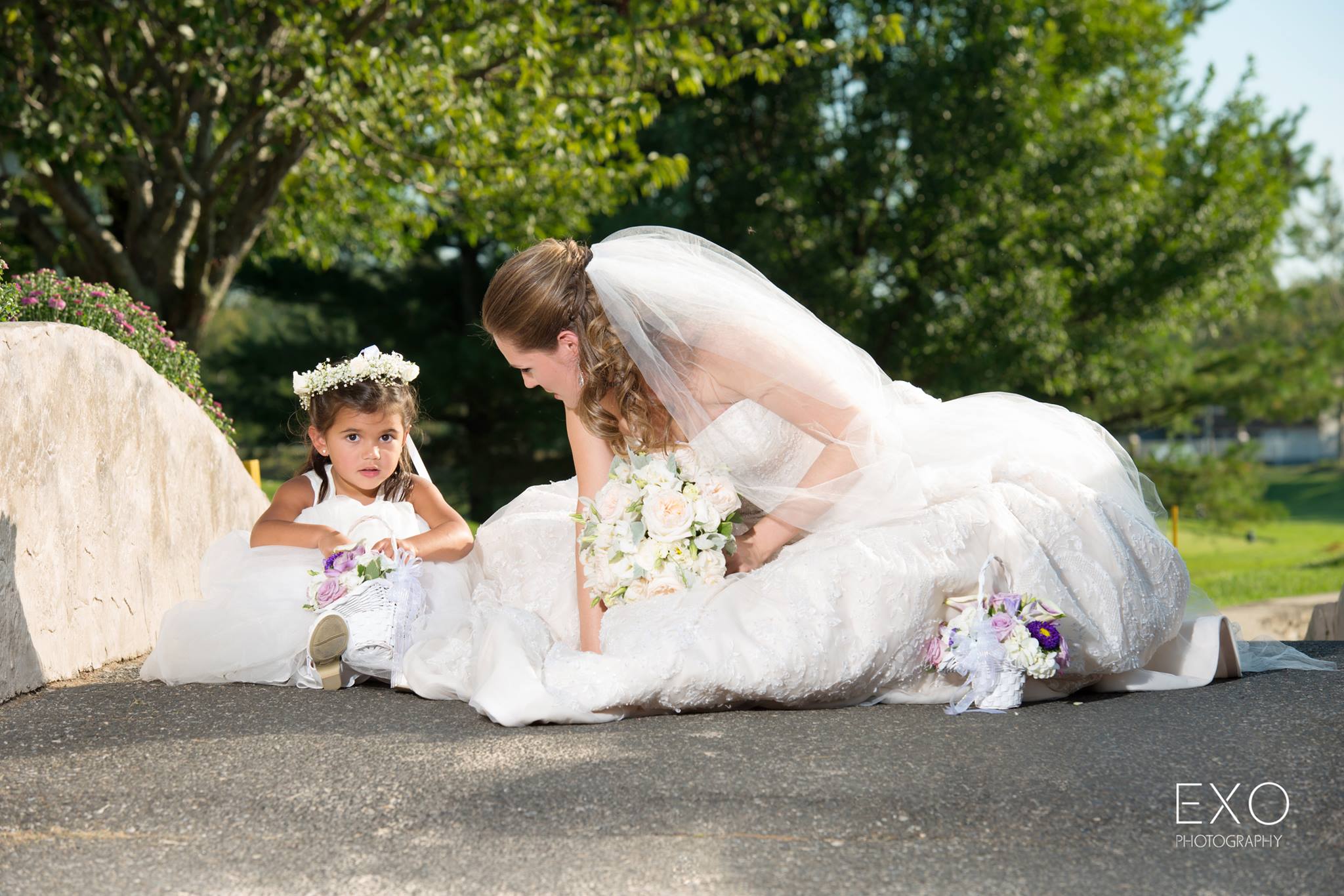 bride and flowergirl