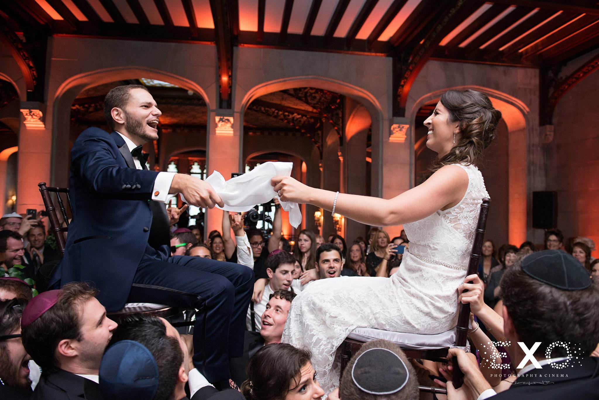 bride and groom in jewish ceremony tradition