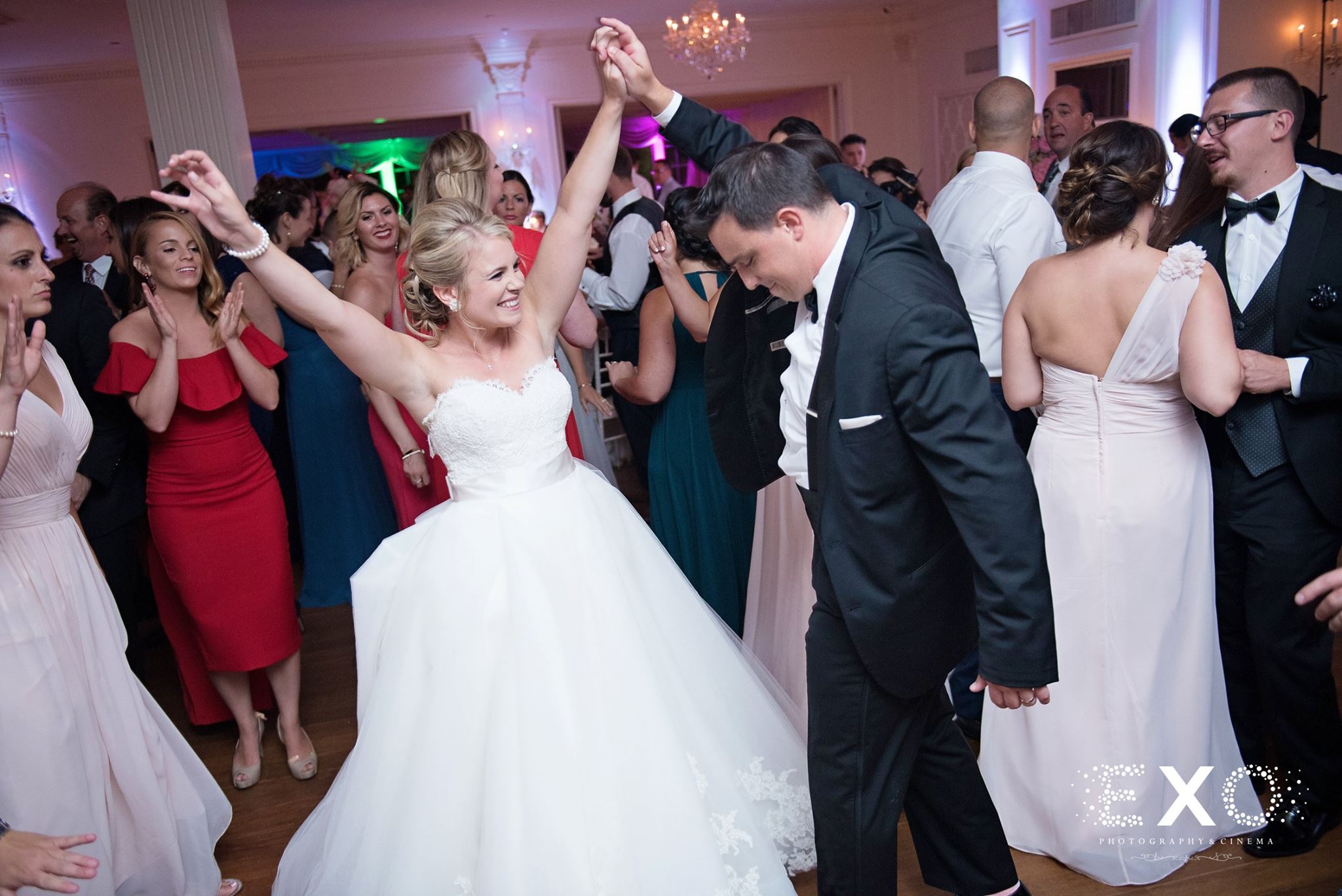 bride and groom dancing 