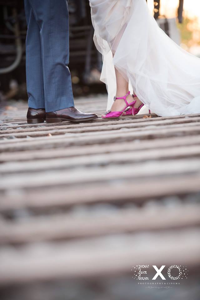 brides pink manolo blahnik shoes 