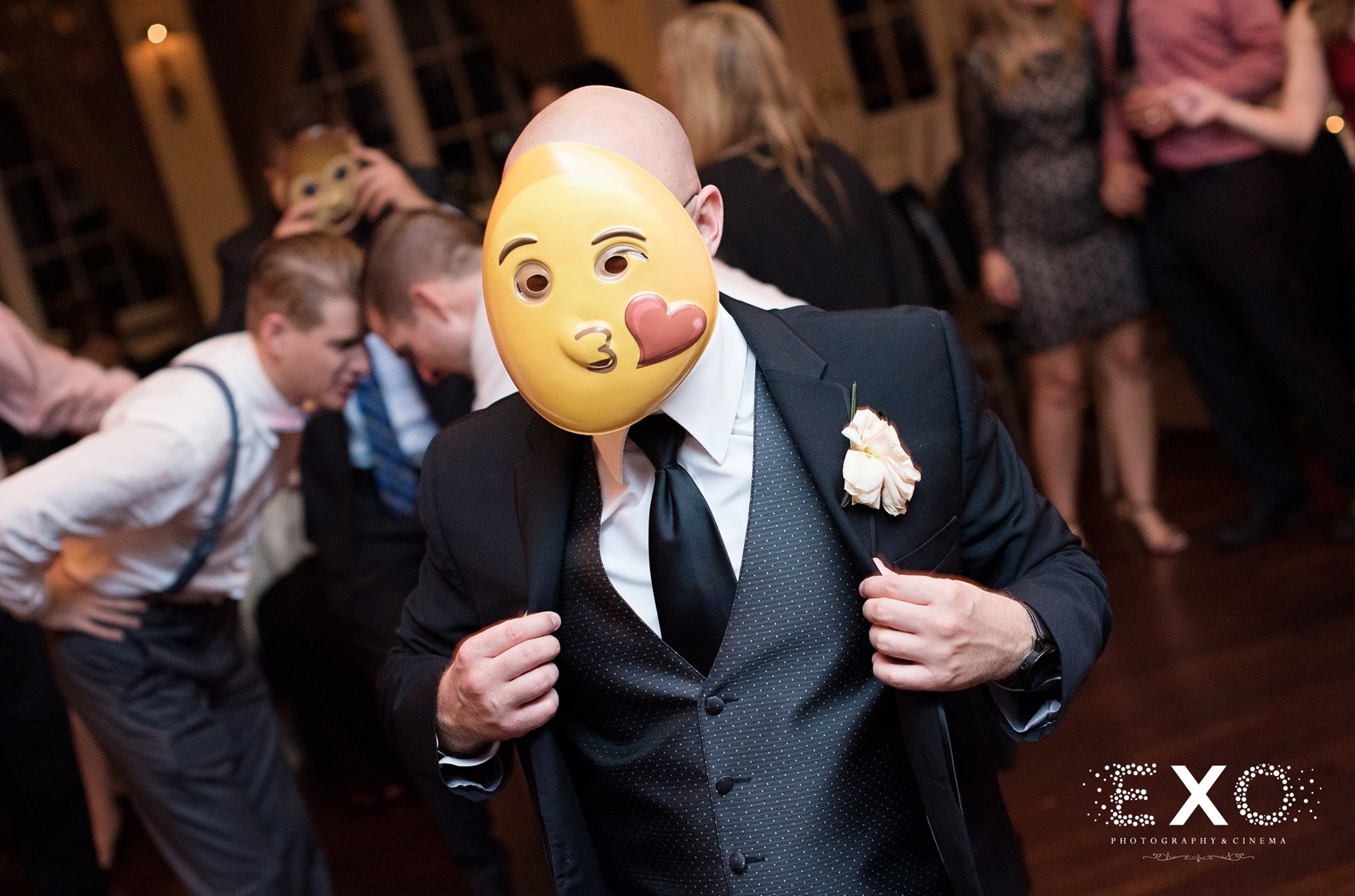 wedding guest with mask