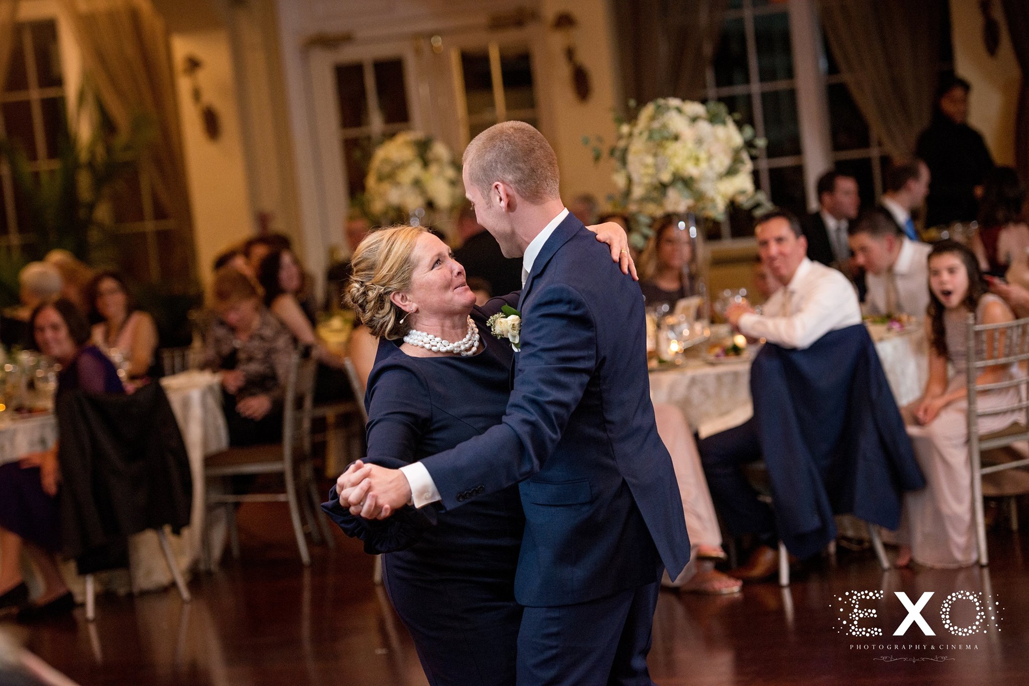 groom dancing with mother during Heritage Club at Bethpage reception to music by david clarke and the renegades