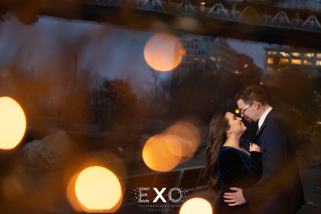 Manhattan couple in love sparkling lights