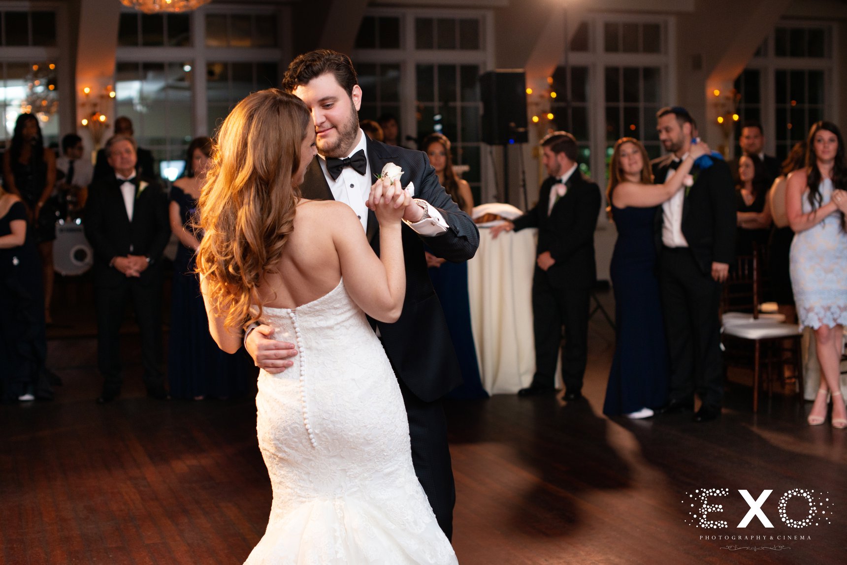 bride and groom dancing at Heritage Club at Bethpage