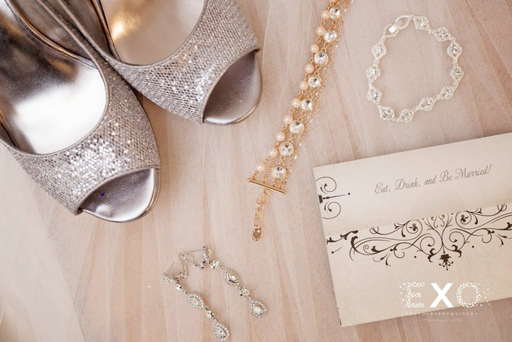 bride's accessories