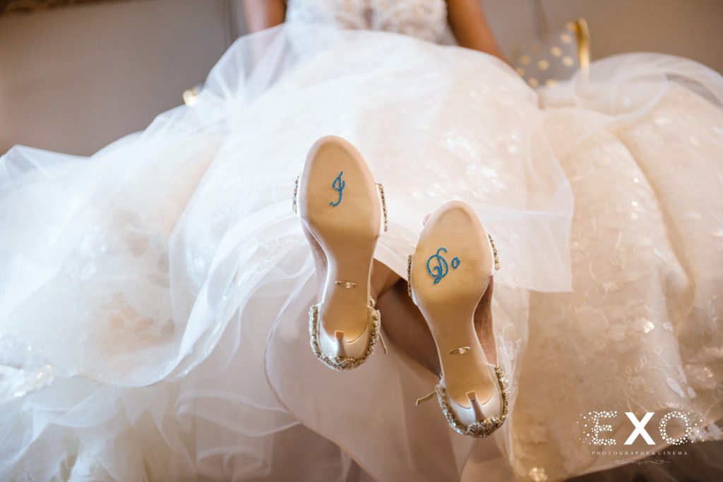 bride's shoes "I do"