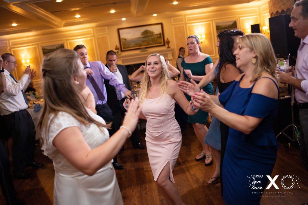 guests dancing at Huntington Country Club