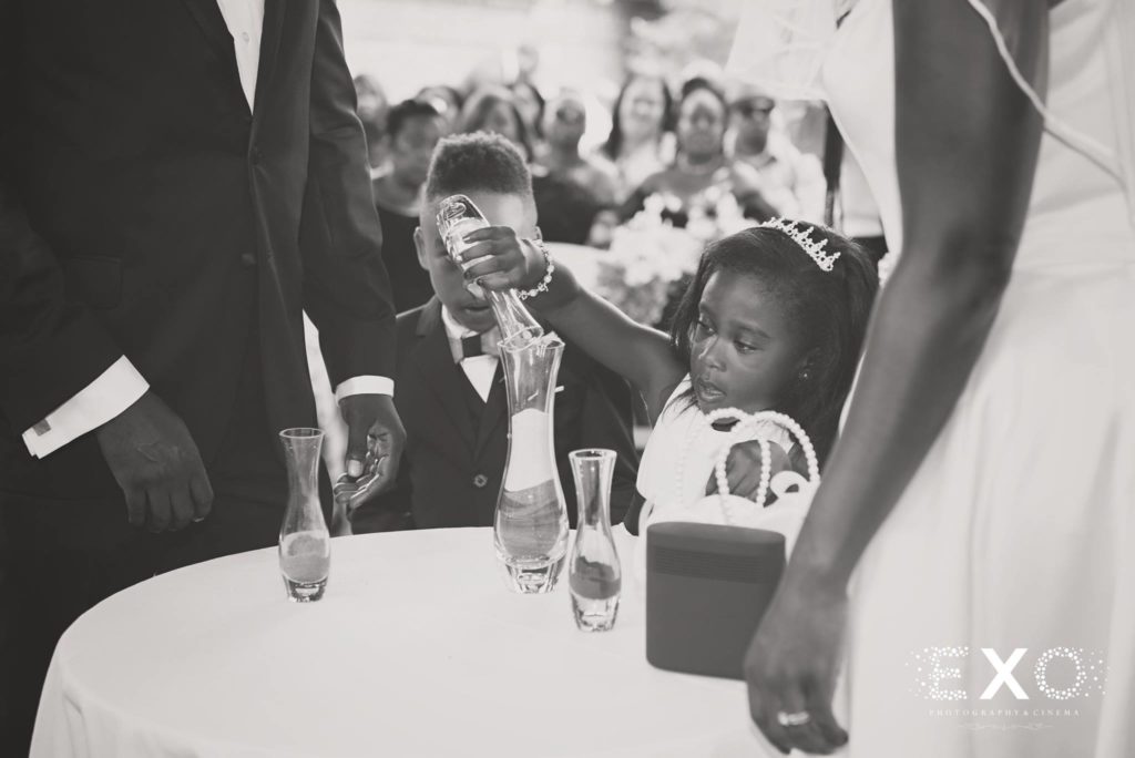 kids pouring into glasses