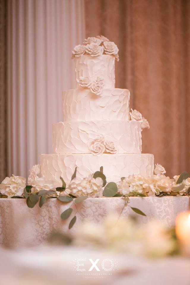 wedding cake at The Carltun