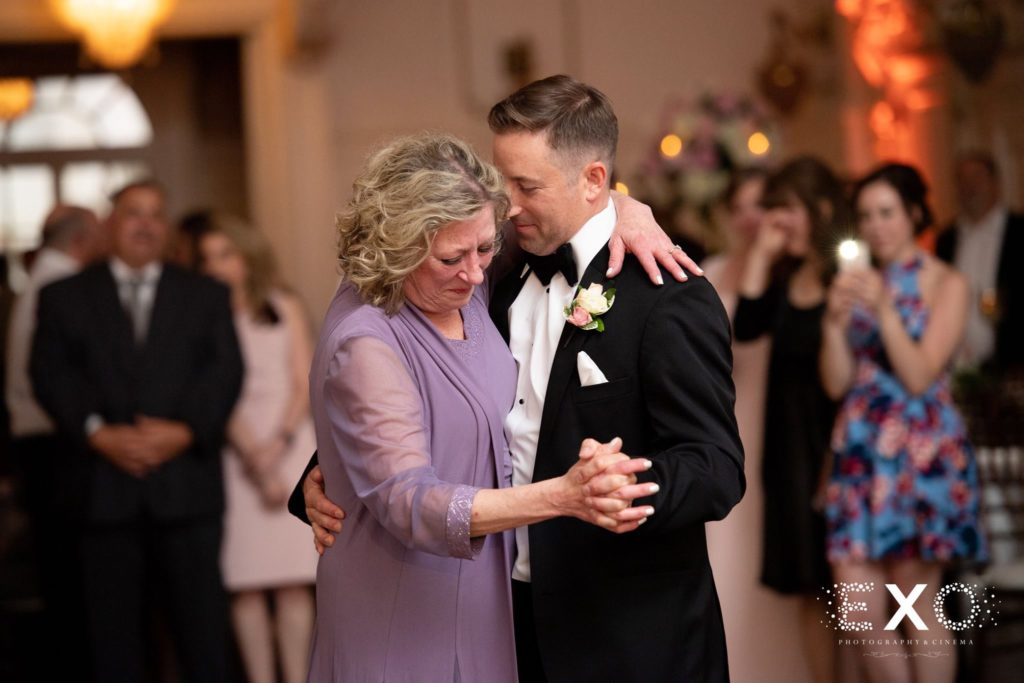 groom and mother dancing