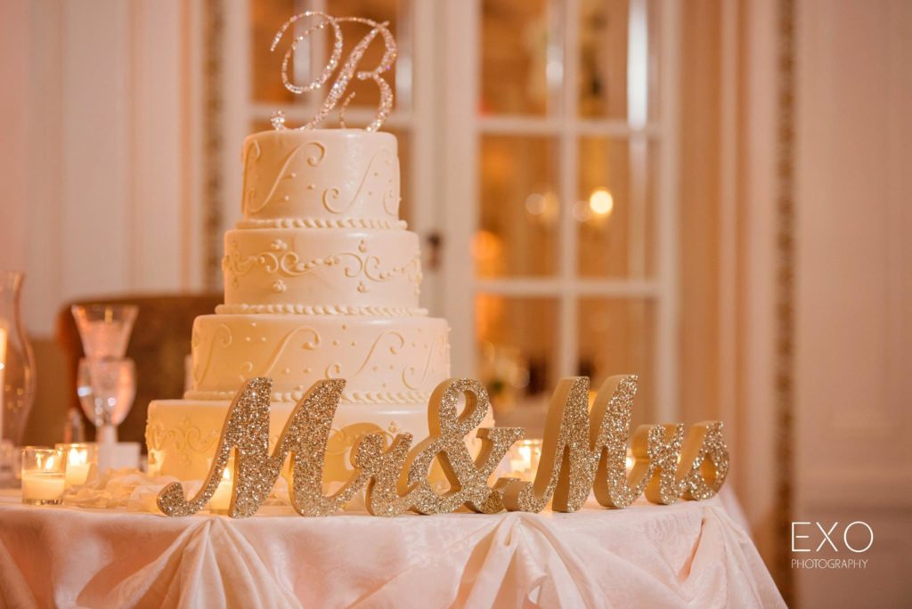 wedding cake at Bourne Mansion