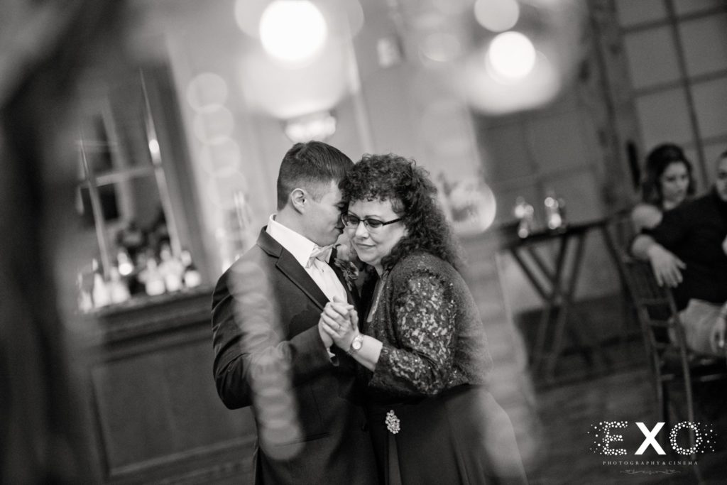 groom and mother dancing at Larkfield Manor