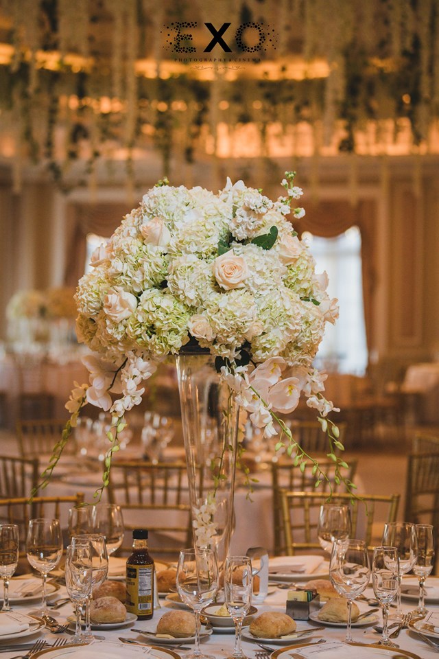 floral centerpiece at The Muttontown Country Club