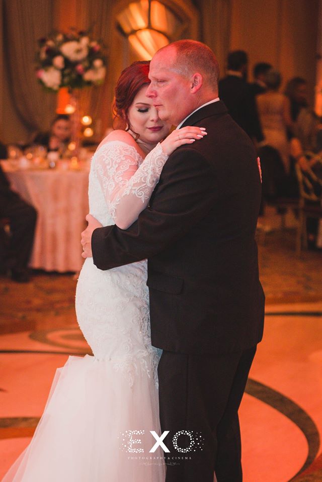 bride and her father dancing at Crest Hollow Country Club