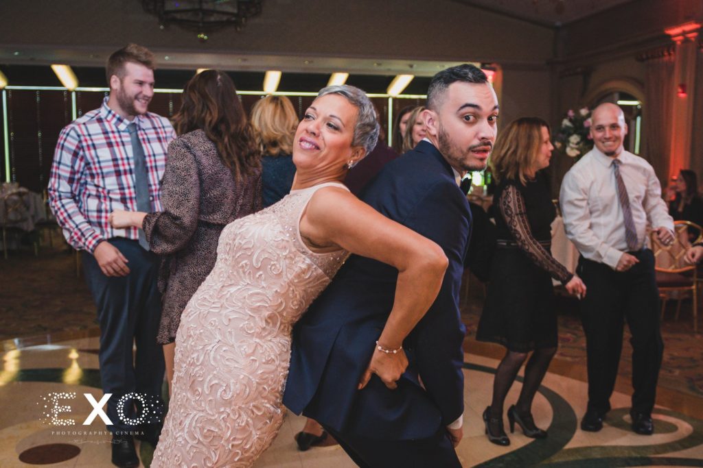 groom and mother dancing at Crest Hollow Country Club