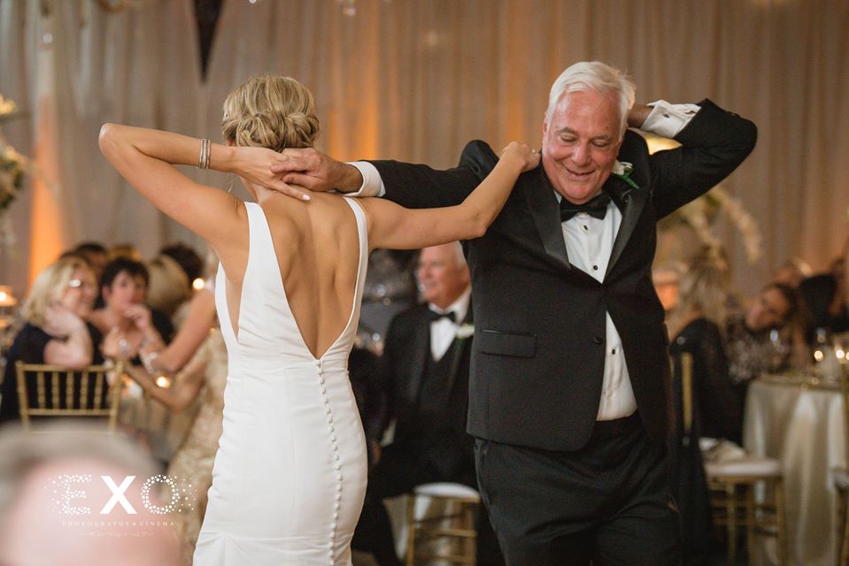 bride and father dancing at Sleepy Hollow Country Club