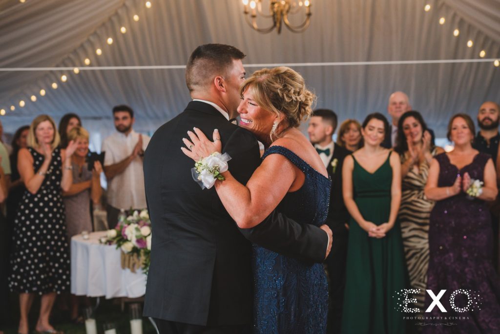 groom and mom dancing