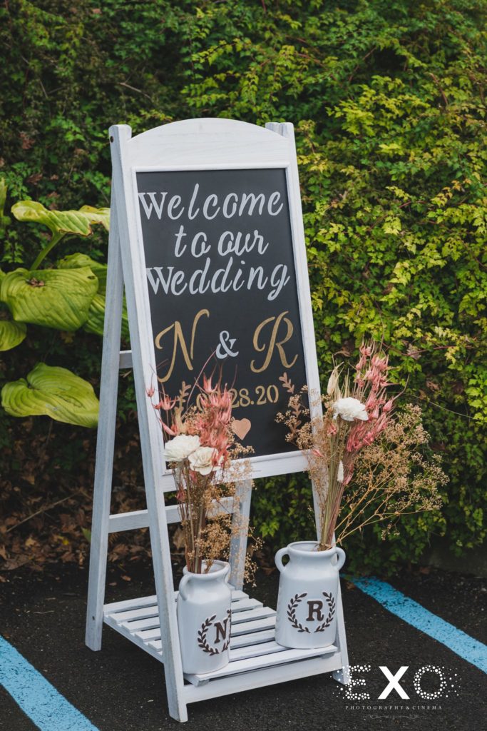 welcome to wedding sign