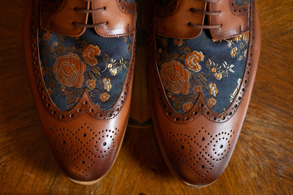 Teft groom's shoes