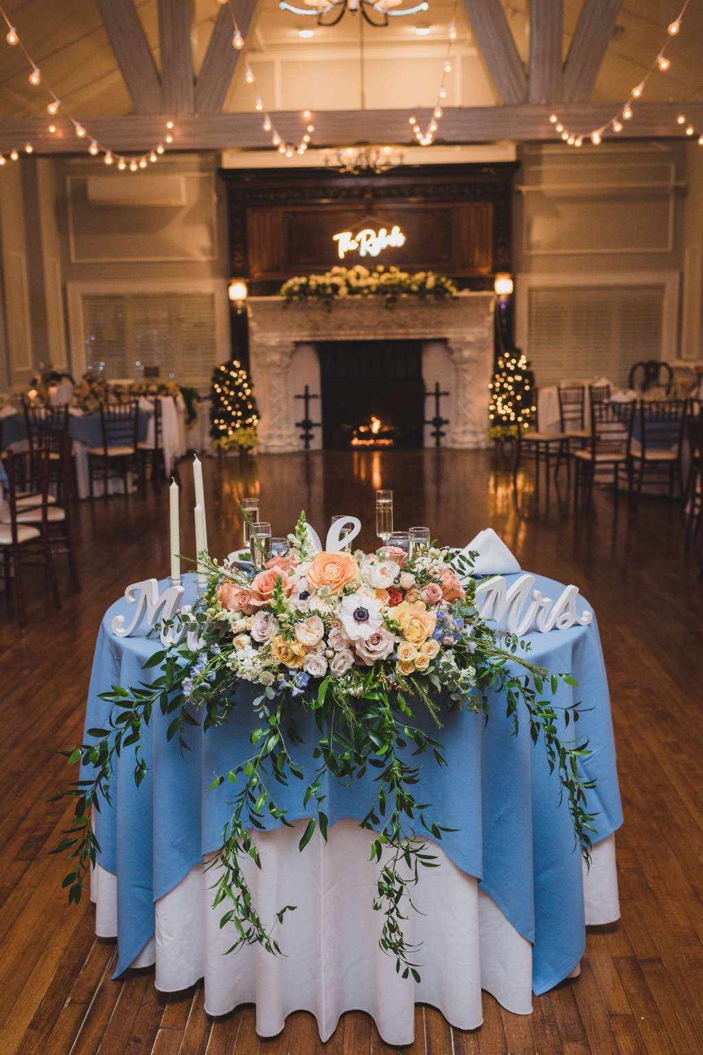 Floral sweetheart table