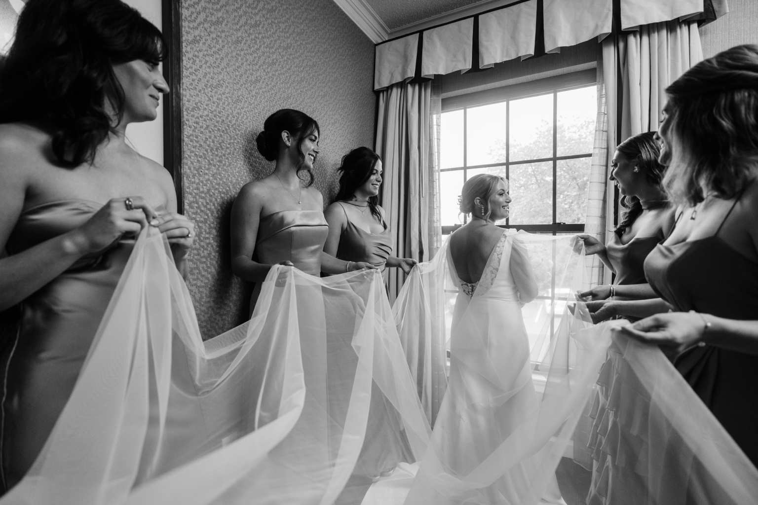 Fox Hollow wedding getting ready